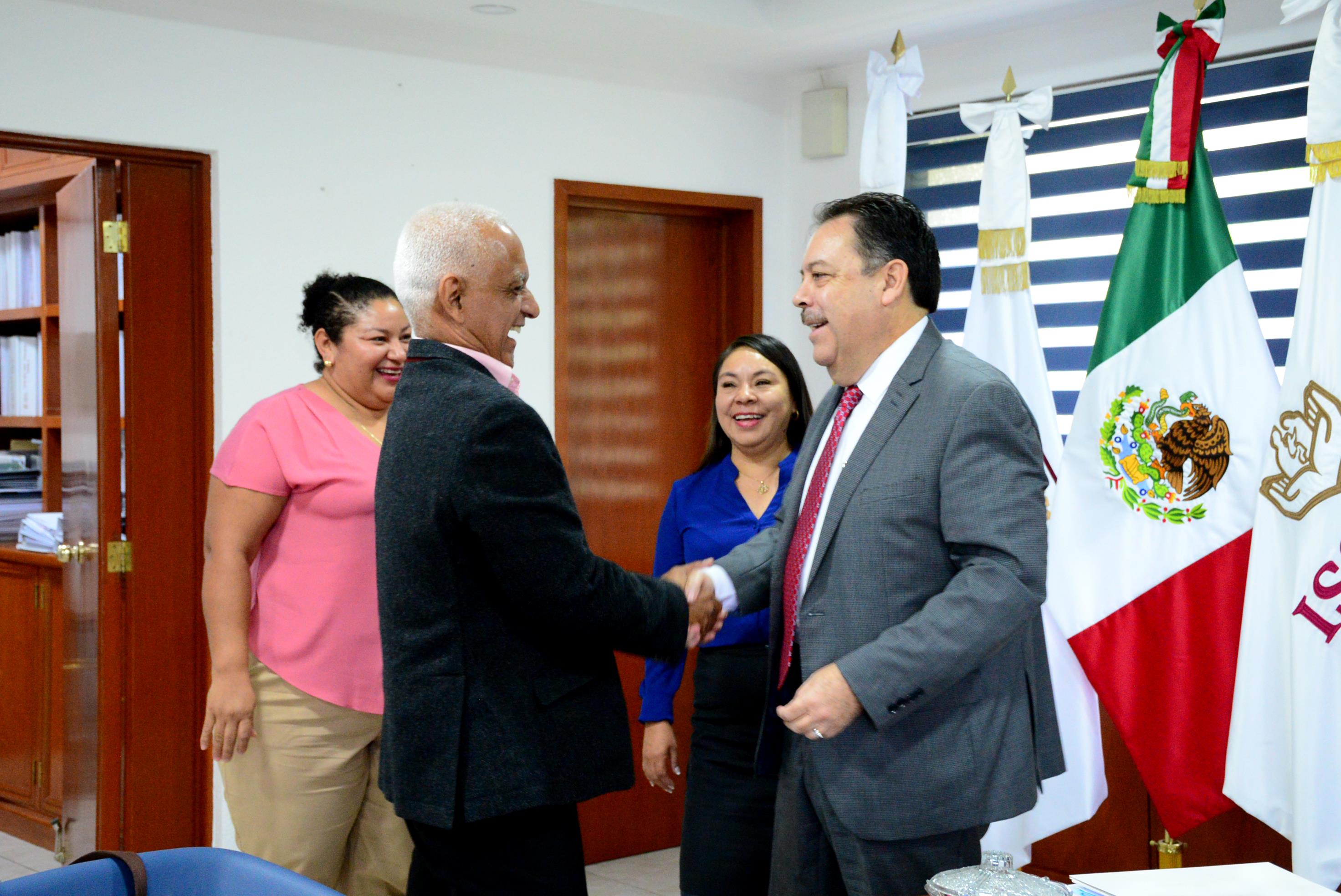 Visita de compañeras y compañeros de Morelos y del Hospital Regional de Alta Especialidad. Centenario De La Revolución Mexicana Sección XX Morelos 